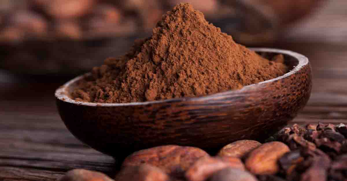 Cacao naturală și cacao alcalină sunt două tipuri de cacao care diferă prin procesul de producție.