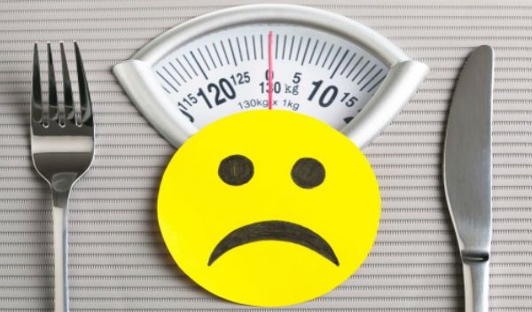 de ce ne ingrasam dupa 40 de ani