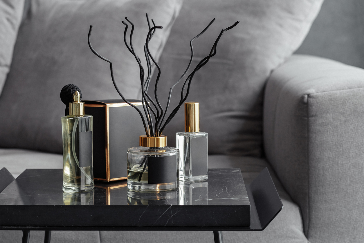 seturi de aromaterapie pe o masa