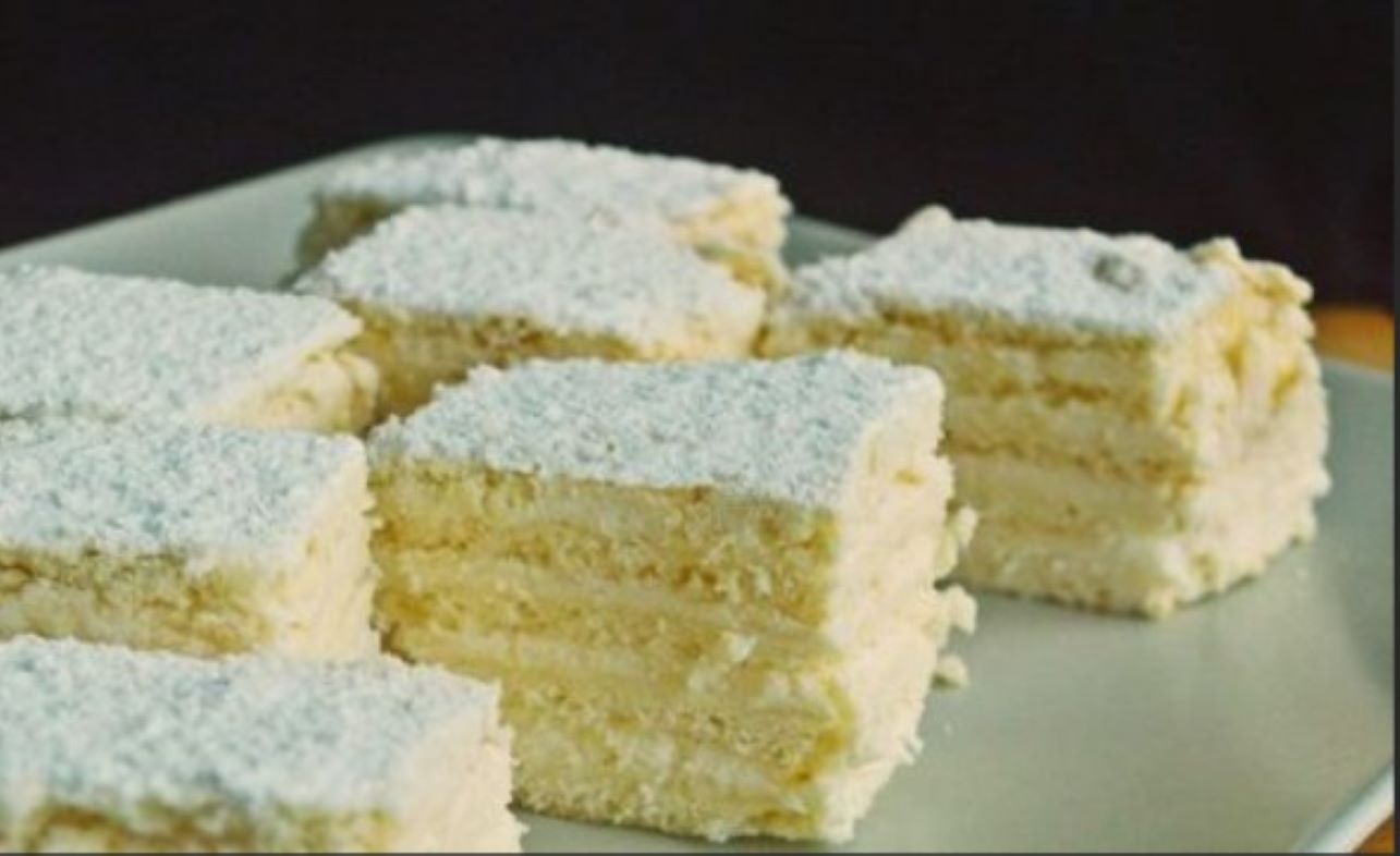 prajitura alba ca zapada