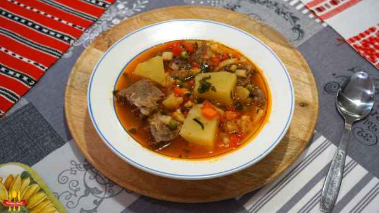 farfurie cu ciorba de vacuta