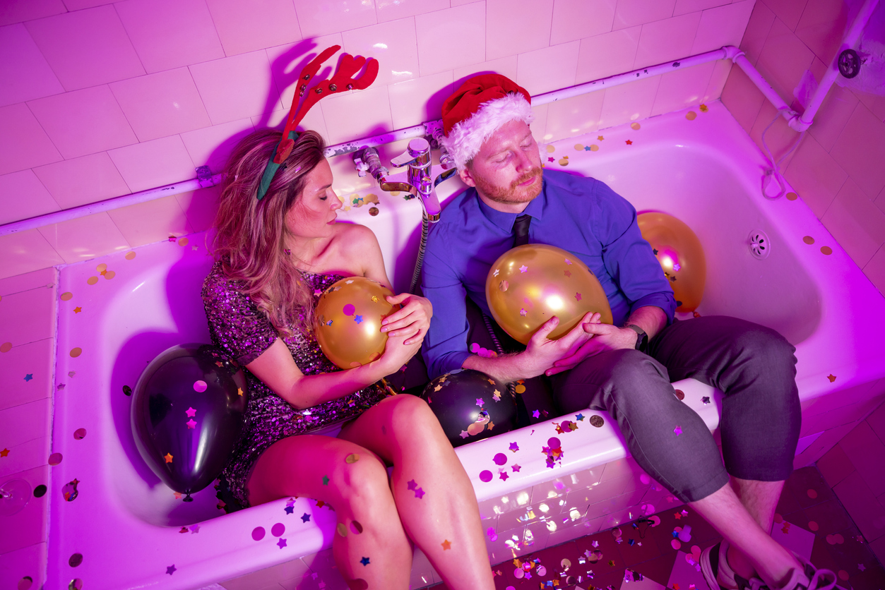 femeie si barbat mahmuri