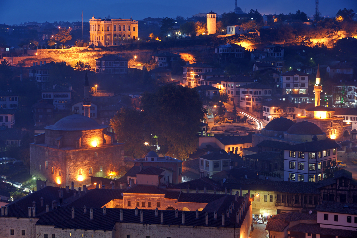 Safranbolu în Karabuk, Turcia, vedere de noapte