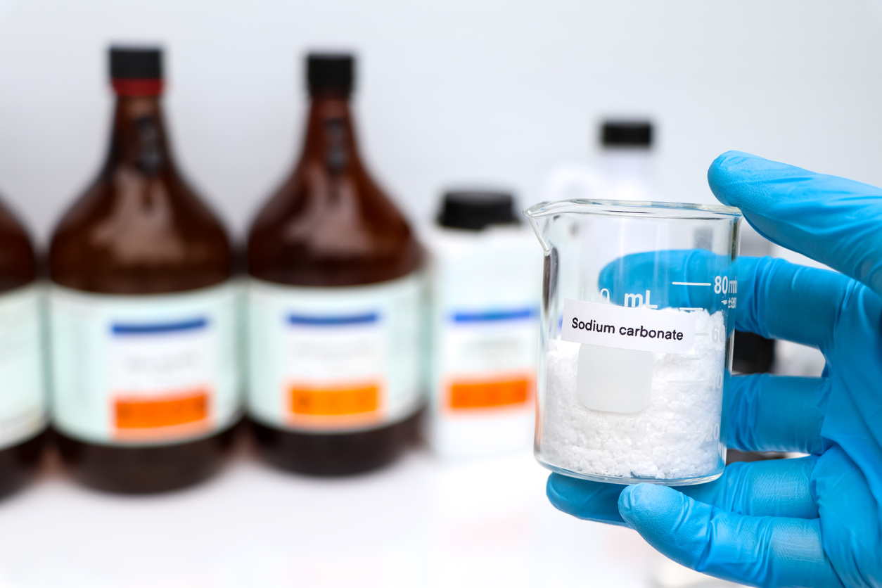 Carbonat de sodiu în sticlă, chimic în laborator și industrie