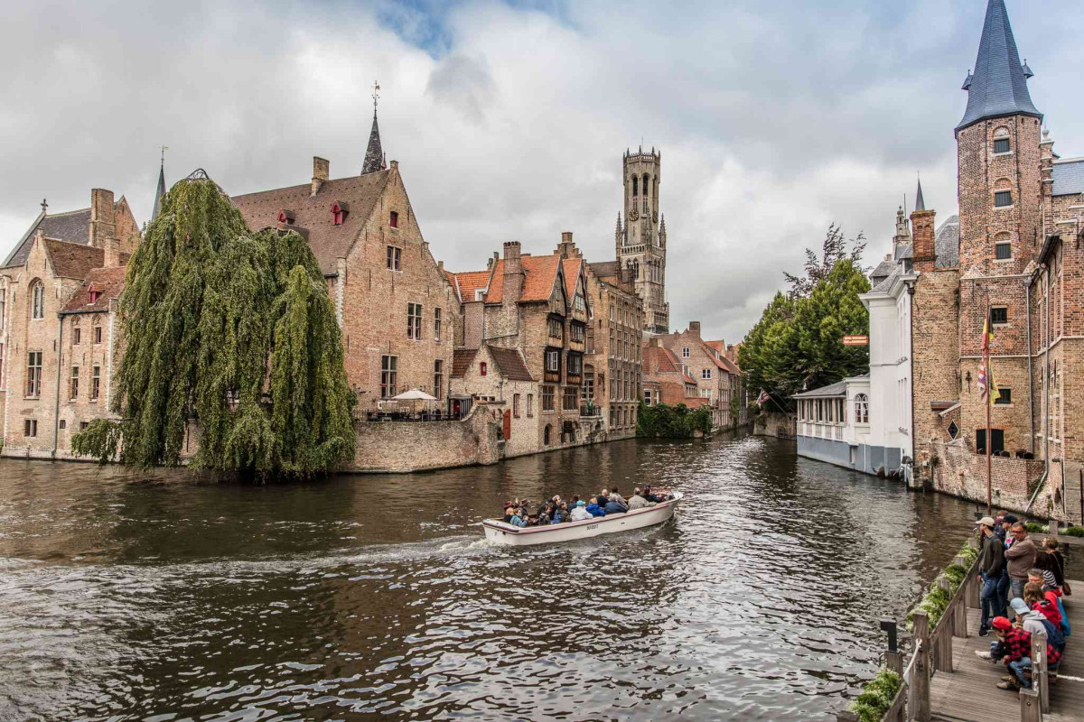 Istoria Bruges-ului: O Calatorie prin Canale