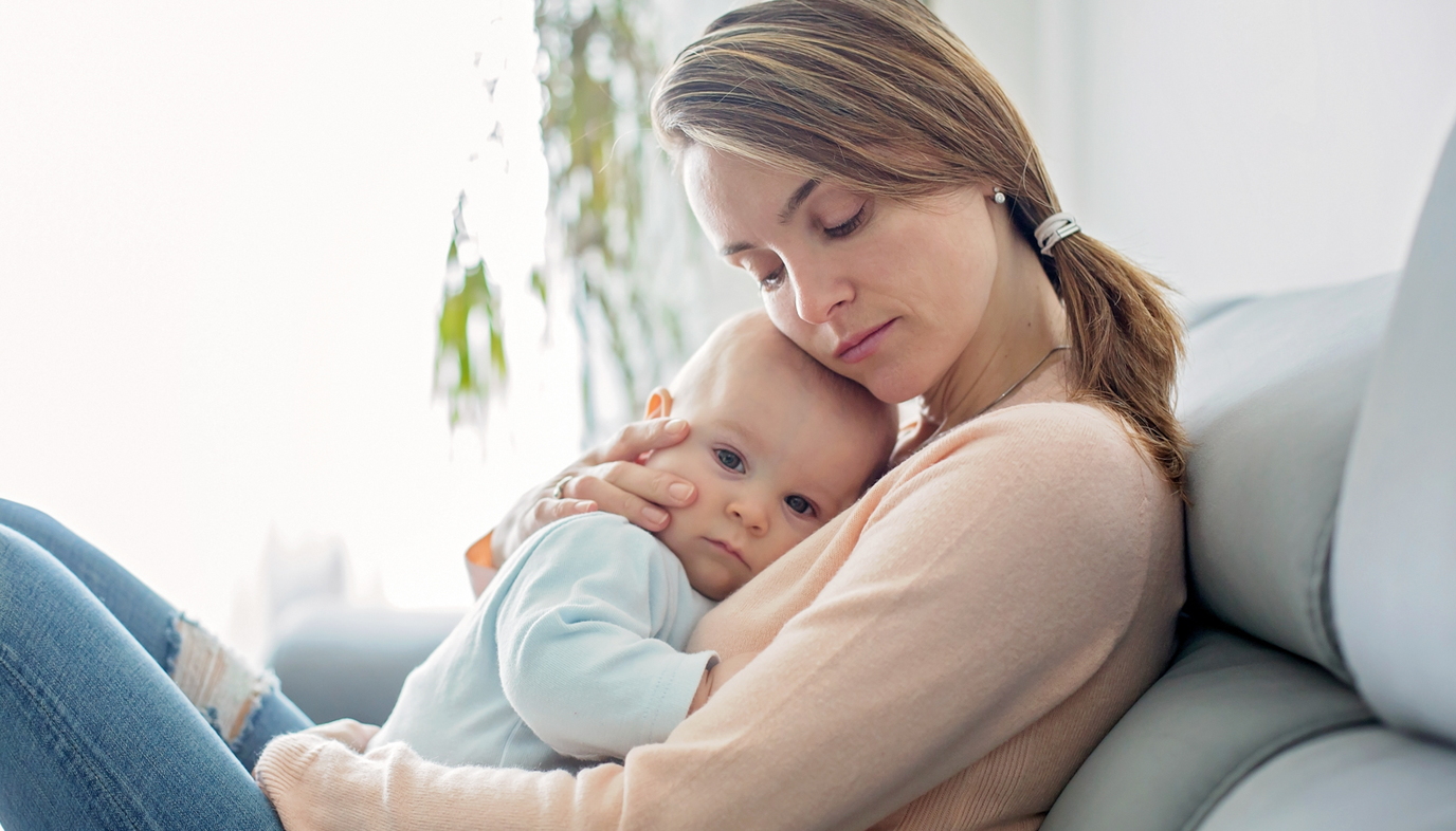 10 Lucruri pe Care Nimeni nu ti le Spune Despre Prima Luna ca Mamica