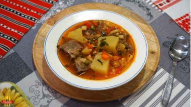 farfurie cu ciorba de vacuta