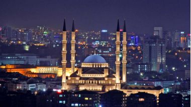 vedere de noapte a orasului Ankara din Turcia