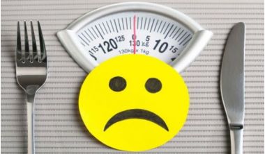 de ce ne ingrasam dupa 40 de ani