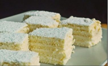 prajitura alba ca zapada