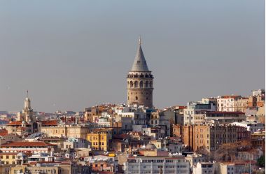 vedere panoramica a orasului Istanbul cu Turnul Galata central