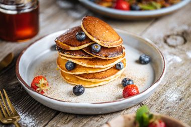 clatite cu faina de migdale