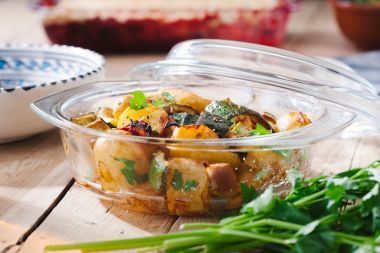 vase de yena ajutor in bucatarie