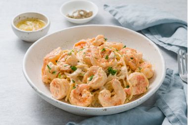 aste spaghete cu creveti la gratar sos bechamel