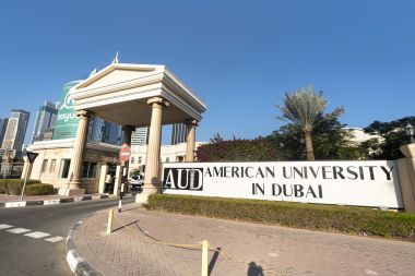 Colegiul universitar american din Dubai... Salvează Încearcă