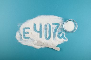 E407a, Caragenan Gum Pulbere pe albastru.