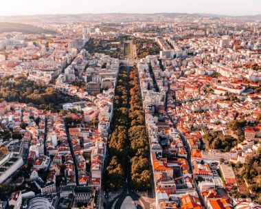celebrul bulevard de shopping de lux Avenida da Liberdade din Portugalia