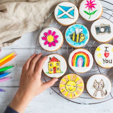 biscuti desenati cu ajutorul,cariocilor alimentare